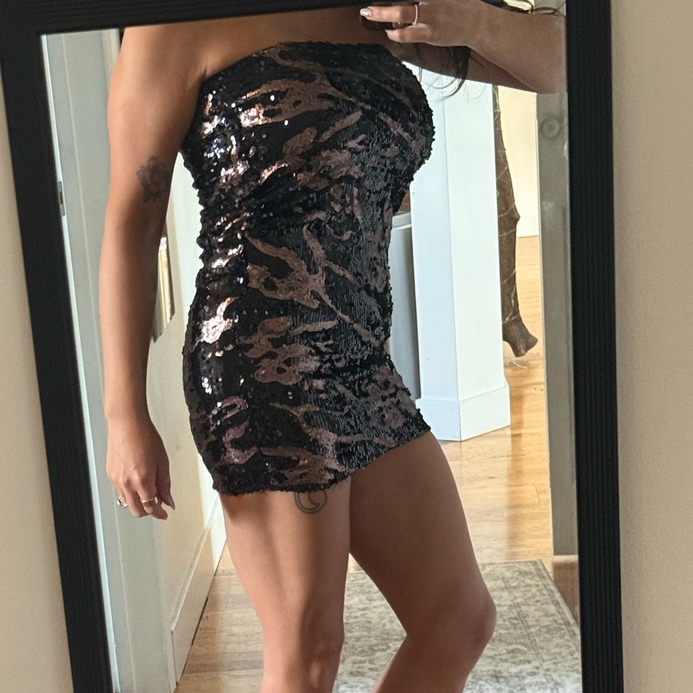 3/30$ Revamped Black Sequin Mini Dress